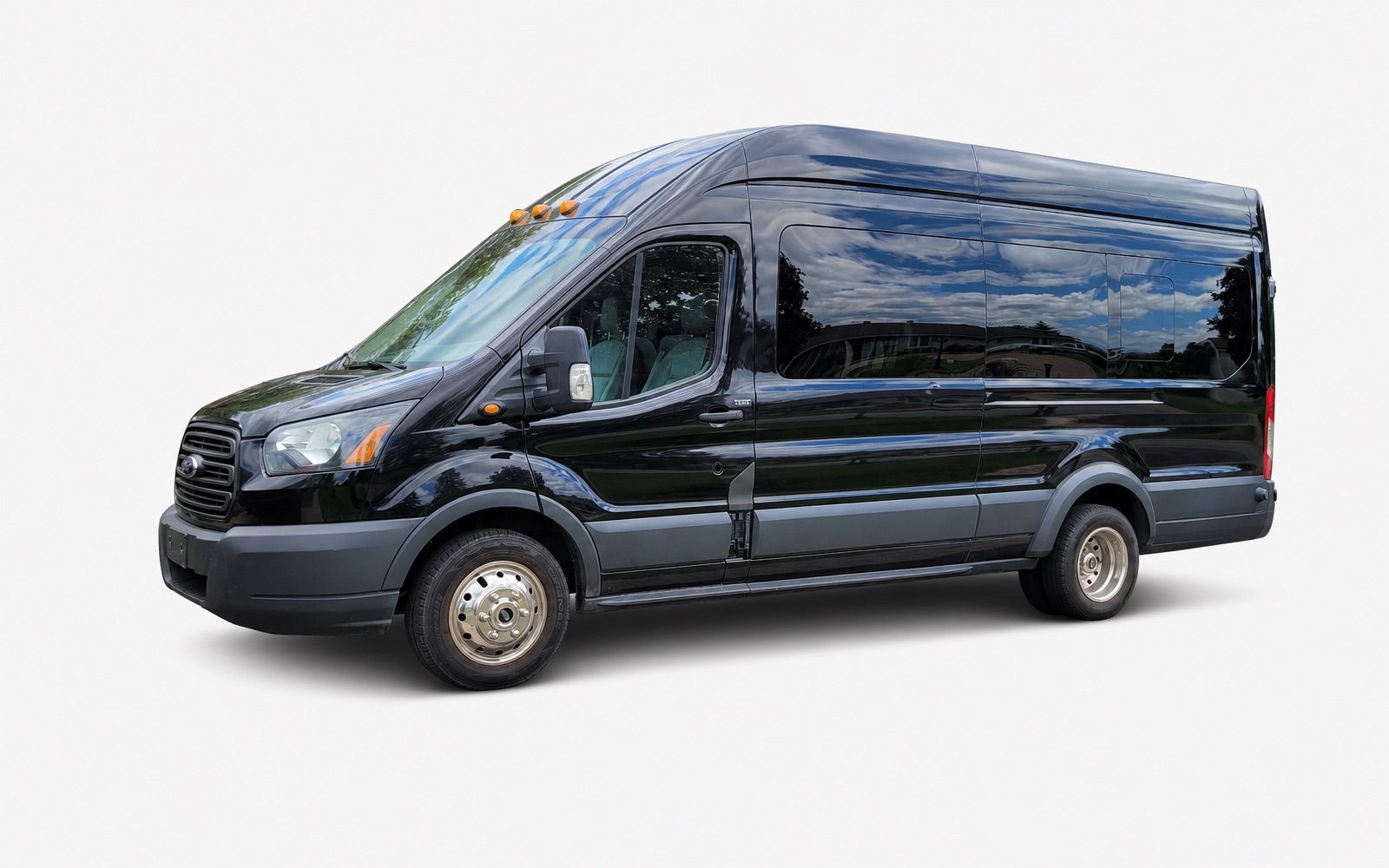 Sprinter Style Executive Van — up to 14 passengers — Robinson Limousine Ottawa
